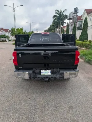 2018 Toyota Tundra Black Pickup