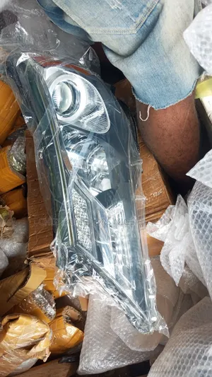 Headlamp for Toyota RAV4 (2014-2016)