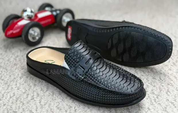 Clarks Scaled Leather Slip-on Loafer Mules - Black - 1