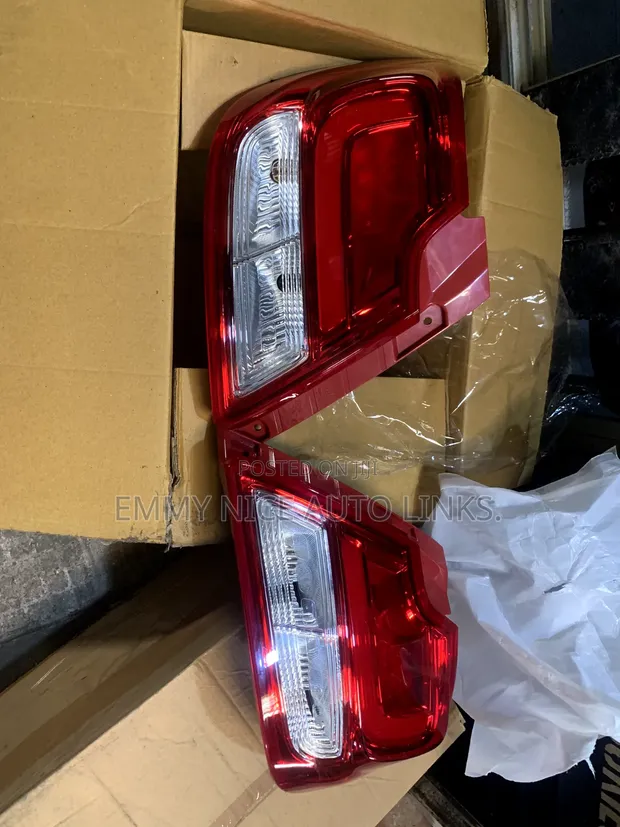 Fitilar Baya ta Suzuki Dzire 2016 - 1