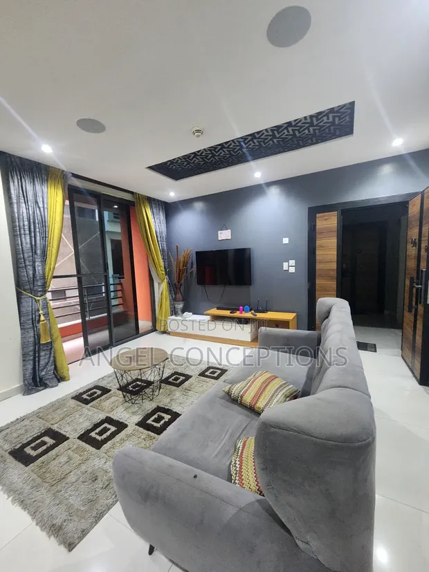 3 Bedroom Shortlet Apartment in Alagomeji, Yaba - 1