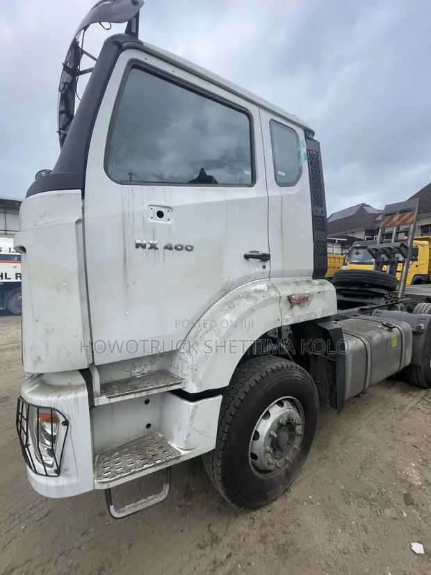 Howo NX 400 HP Tractor Head - 1