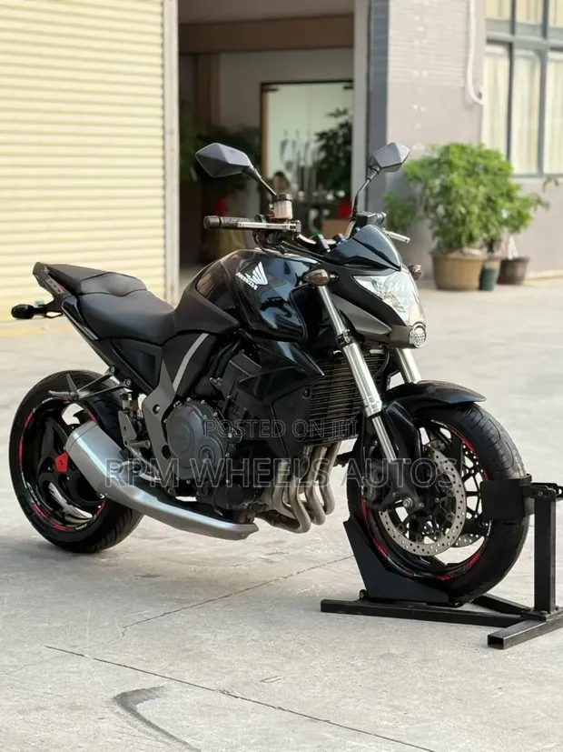 Honda CB 2014 Baƙar Fata - 1