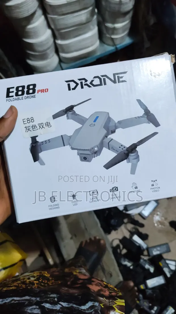 E88 Pro Foldable Drone - 1