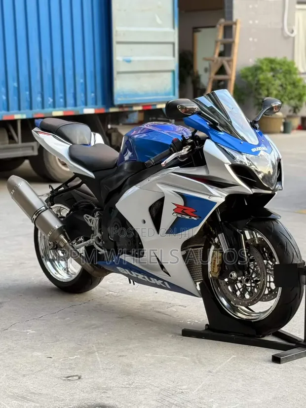Suzuki GSX-R 2015 Blue - 1