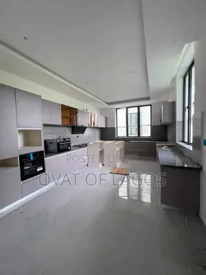 5-Bedroom Duplex with Rooftop, Elevator, Cinema, Pool in Banana Island