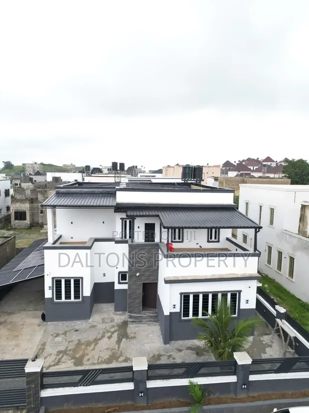 Furnished 5-Bedroom Duplex a Cikin Ville, Sabon Lugbe Don Siyarwa - 1