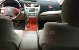 Toyota Camry 2010 XLE