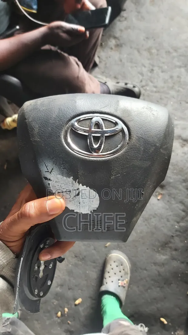 Toyota Corolla Steering Wheel Airbag (2011/12) - 1