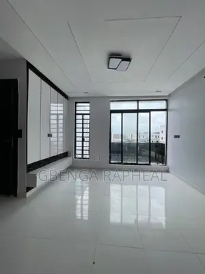3-Bedroom Semi-Detached Duplex da BQ a Ikota Lekki