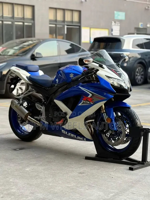 Suzuki GSX-R 2010 Blue - 1