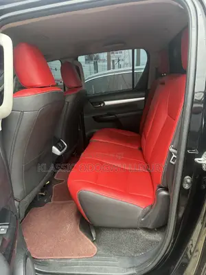 2022 Toyota Hilux Adventure Black
