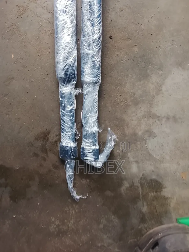 Bonnet Shock Absorbers for Audi Q5 & A5 (Brand New) - 1