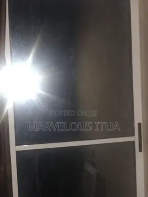 Kofa Biyu Ta Aluminum Da Gilashi Ta Hanyar Daya