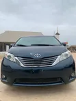 2011 Toyota Sienna LE 7-Passenger Mobility Minivan - 2