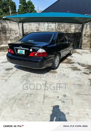 2002 Toyota Avalon Black