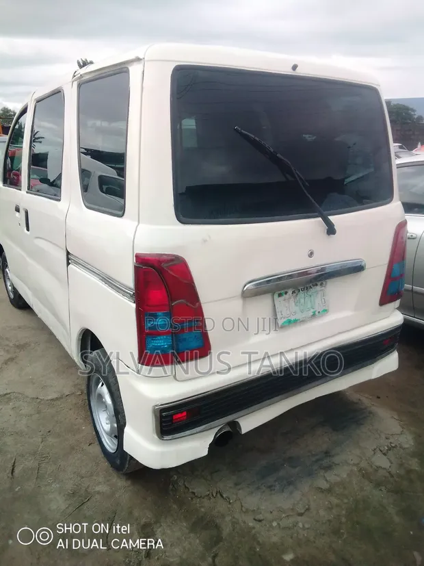Daihatsu Hijet 2019 White - 1
