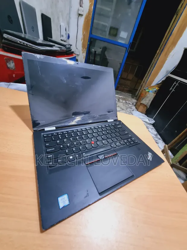 Lenovo ThinkPad X1 Carbon i7 8GB RAM 256GB SSD - 1