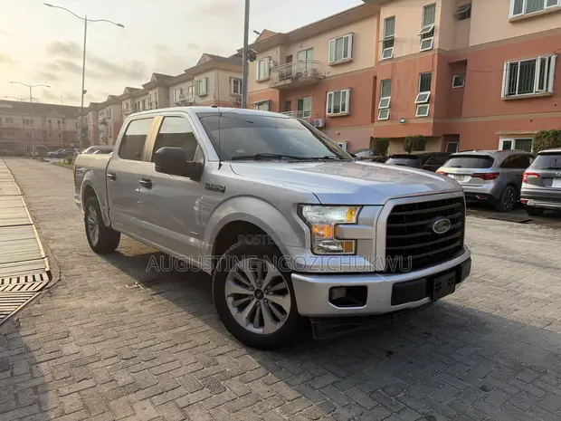 Ford F-150 XL 4x2 SuperCrew Pickup 2017 - 1