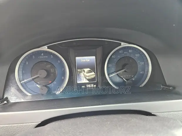 2016 Toyota Camry Silver - 1