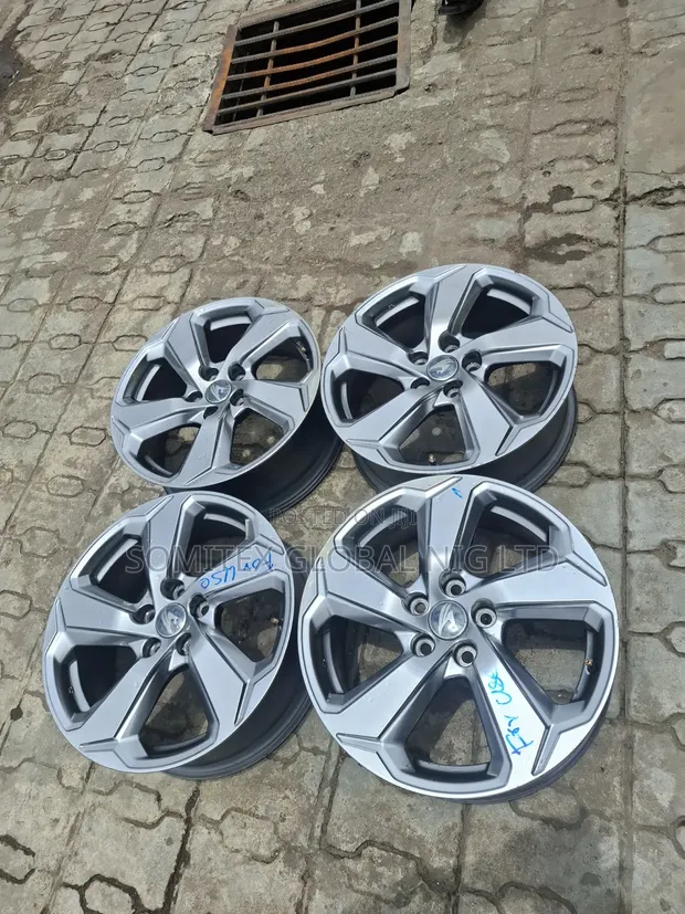 Latest Toyota RAV4 18-inch Alloy Rims (Used) - 1