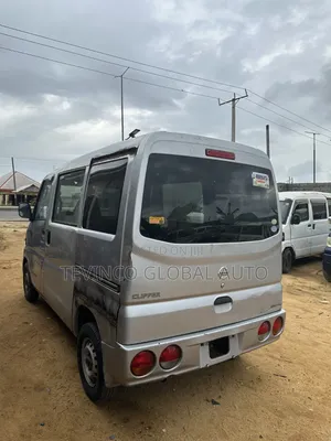 Nissan Clipper 2010 Silver Mini Bus