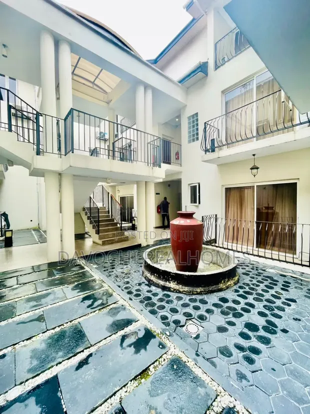 3 Bedroom Apartment for Rent in Lekki Phase 1 - 1