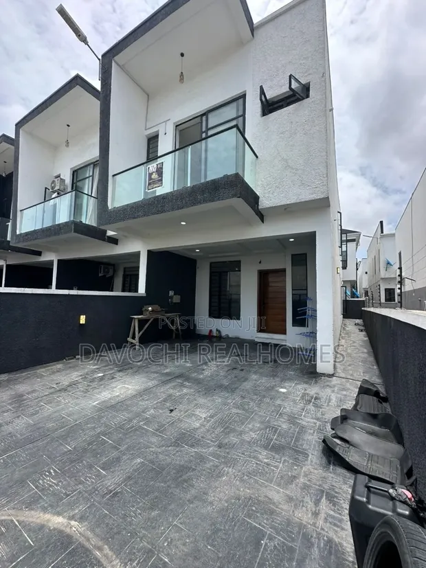3 Bedroom Duplex don haya a Ikota GRA, Lekki - 1