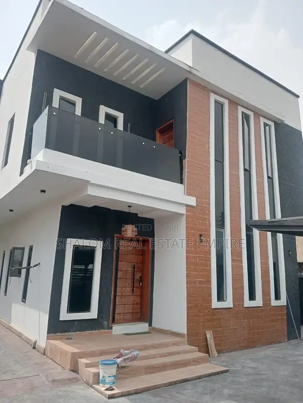 5-Bedroom Duplex with BQ in Foreshore Estate, Magodo - 1