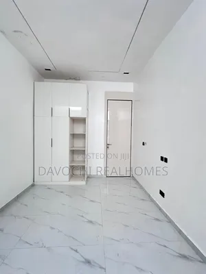 Luxury 5-Bedroom Detached Duplex tare da Pool & BQ a Chevron