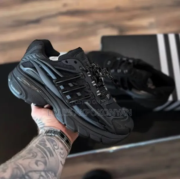 Original Adidas Jellyfish x Pharrell Williams "Black" Sneakers - 1