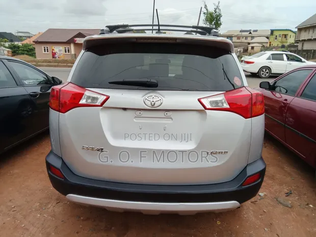 Toyota RAV4 2015 Silver - 1