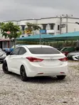 Hyundai Elantra Limited Sedan FWD (1.8L) na 2013 - 2