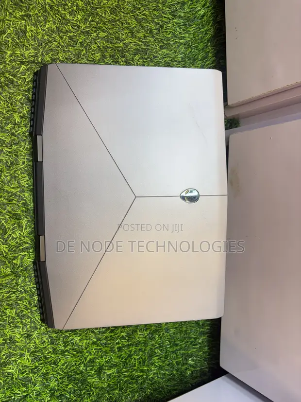 Alienware M15 Laptop - 16GB RAM, Intel Core i7, 256GB SSD - 1
