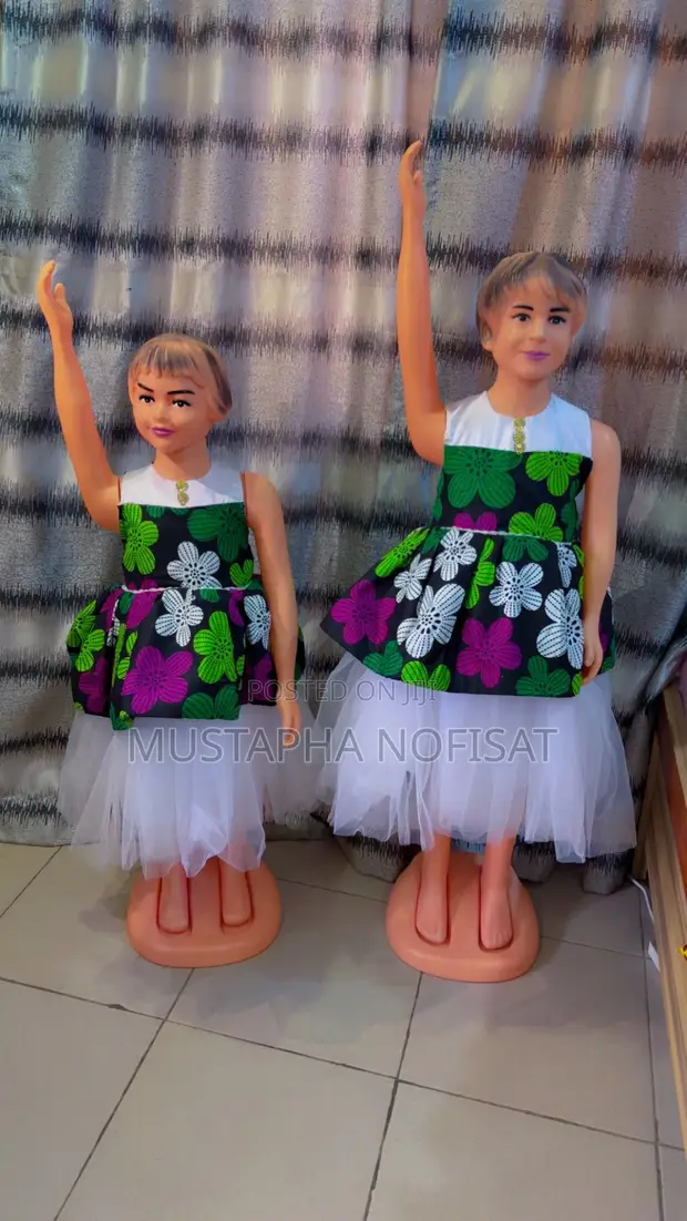 Ankara Princess Gowns masu Shirin Saka (Shekaru 5 & 7) - 1