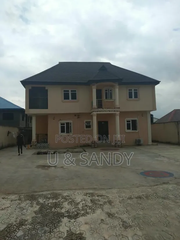 6-Bedroom House for Sale in White Sand Estate, Isheri - 1