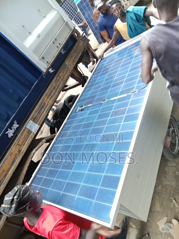 650W JinkoSolar Panel (144 Cell) - 1