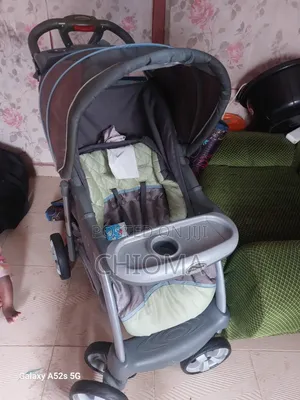 Baby Stroller da aka yi amfani da shi - Baki/Grey