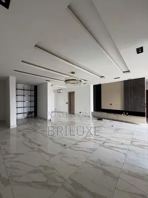 Gidan Waje Mai Dakuna 3 da BQ & Pool a Lekki don Hayarwa