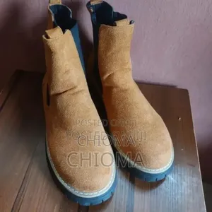 Sabon Takalmi Na Mata Da Maza Na Suede