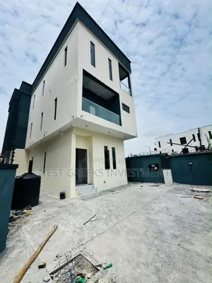 5 Bedroom Duplex don haya a Magodo GRA 2, Berger