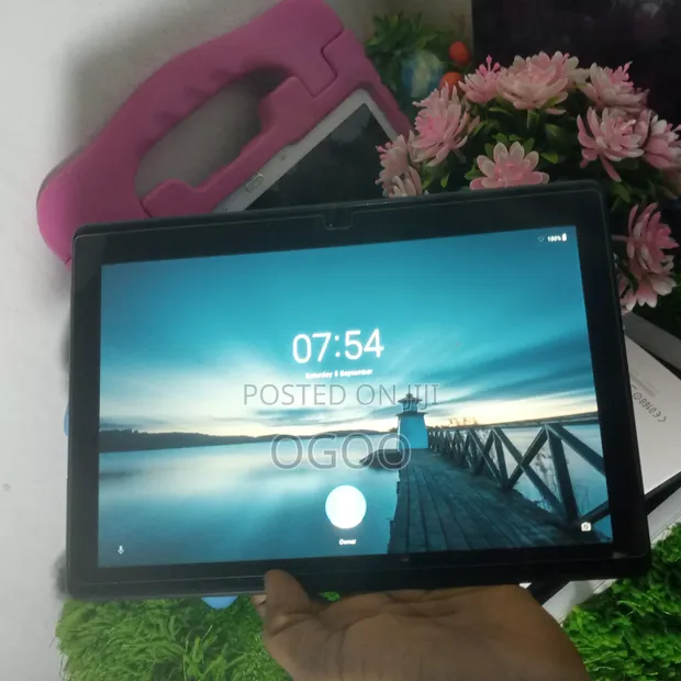 Lenovo Tab E10 16GB Black (Used) - 1