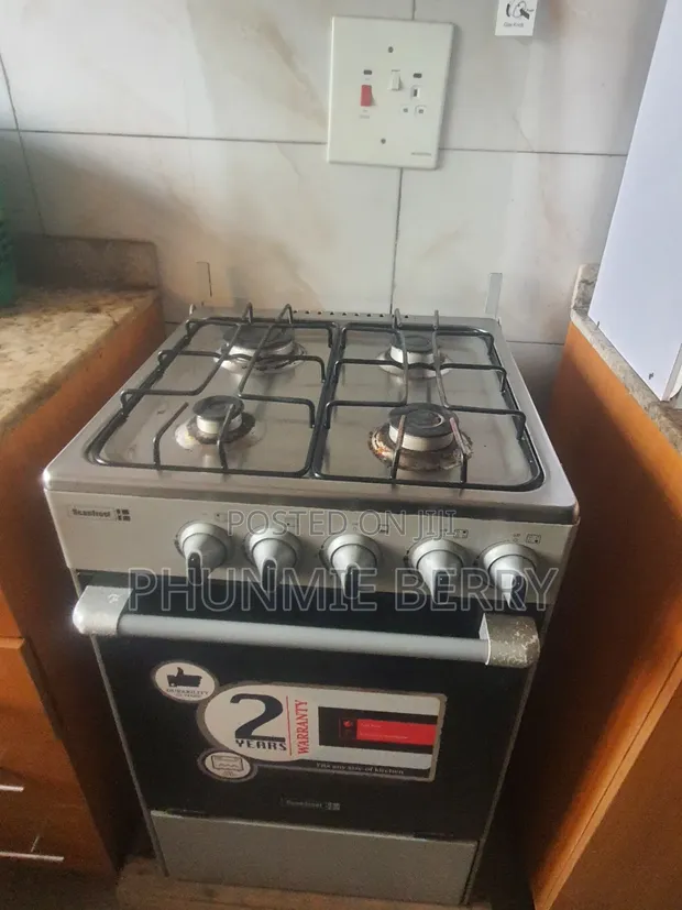 Scanfrost 4 Burner Standing Gas Cooker with Oven (Used) - 1