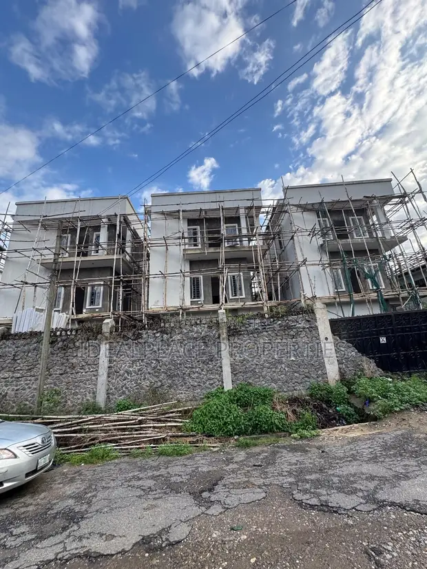 4 Bedroom Detached Duplex Don Sayarwa a Adeniyi Jones - 1