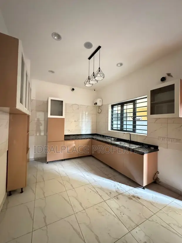 4 Bedroom Detached Duplex with BQ in Surulere - 1