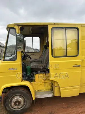 Mercedes-Benz T1/TN 2000 Van Kasuwanci
