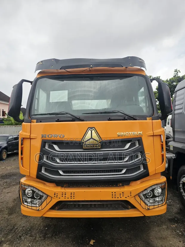 SINOTRUK HOWO 371HP Truck Head Kai Tsaye Daga Belgium - 1