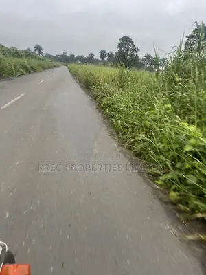 Filaye 7 na Ƙasa da Takardar Mallaka a Omagwa, Igweocha