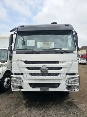 SINOTRUK HOWO 12.5-Ton Hydraulic Crane Truck