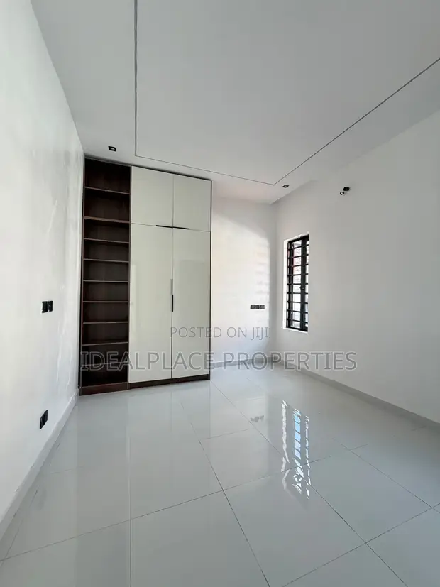 4 Bedroom Duplex a Sayarwa a Sangotedo - 1
